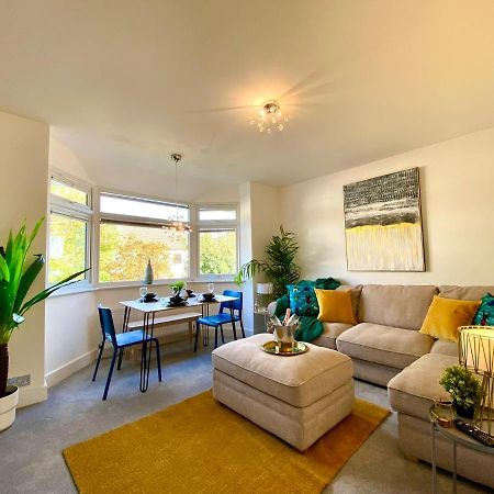 2 Min Walk To The Best Beach! Stunning Newly Refurbished Stylish 2 Bedroom Apartment! - Great Location - Free Parking - Fast Wifi - Smart Tv - Sleeps Up To 4! Close To Bournemouth & Poole Town Centre & Sandbanks Eksteriør bilde