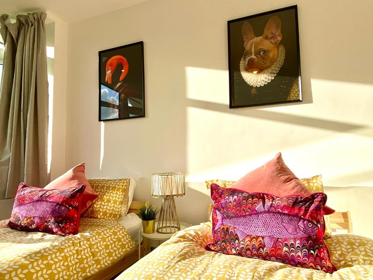 2 Min Walk To The Best Beach! Stunning Newly Refurbished Stylish 2 Bedroom Apartment! - Great Location - Free Parking - Fast Wifi - Smart Tv - Sleeps Up To 4! Close To Bournemouth & Poole Town Centre & Sandbanks Eksteriør bilde